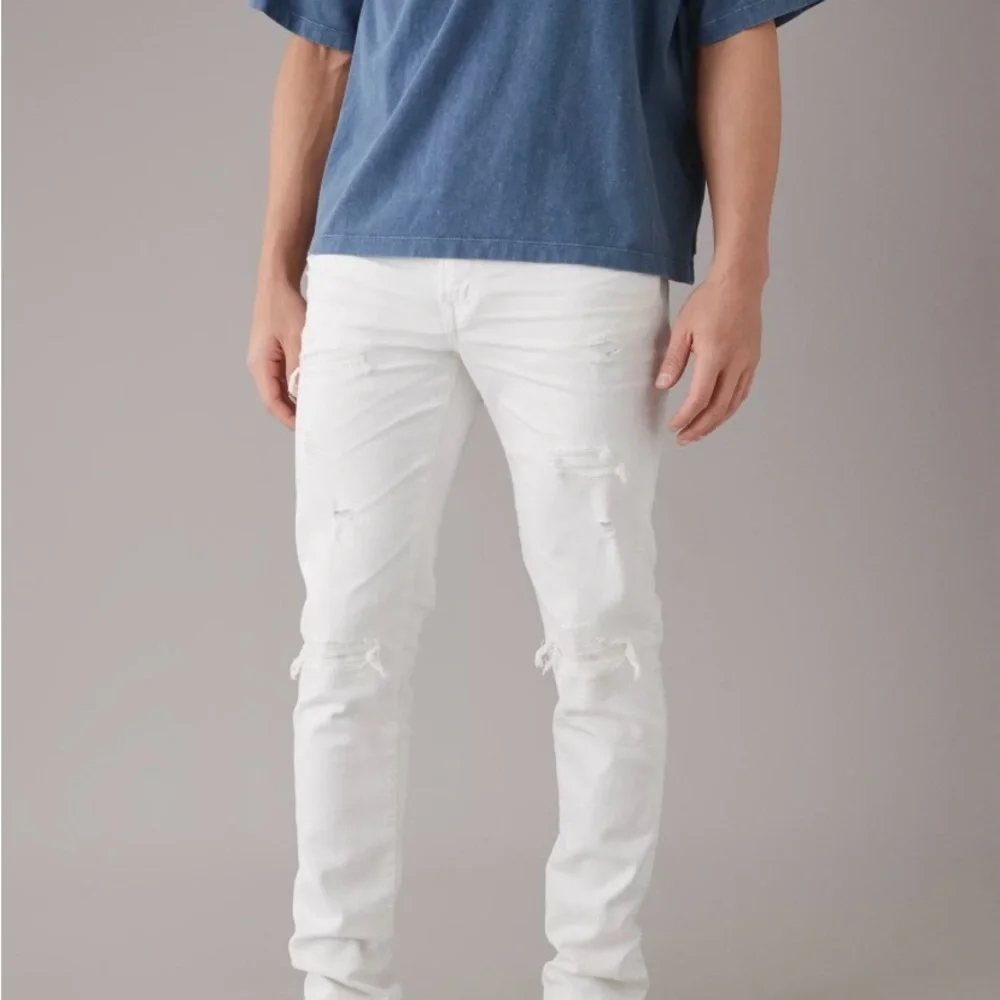 WHITE RIPPED JEANS SMALL 29X30 - Picture 4 of 6